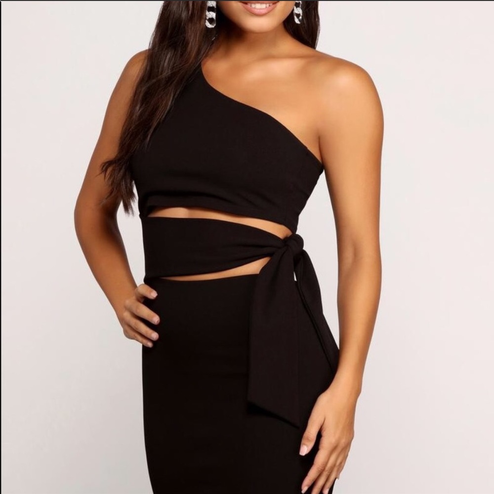 Windsor one should black tie mini dress